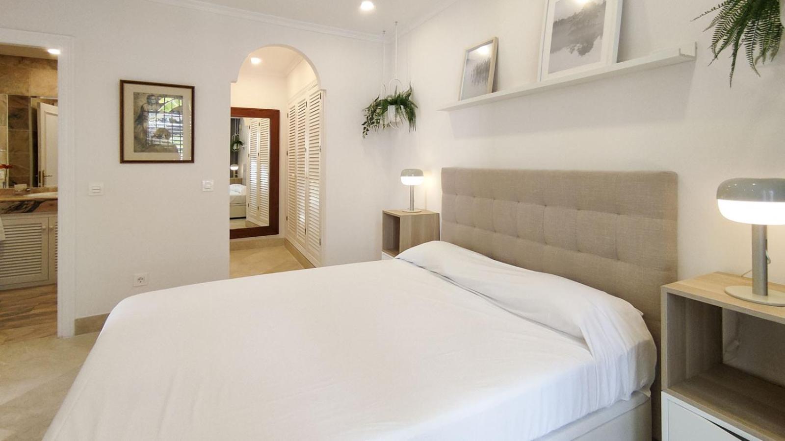 Apartment 2 Bedrooms In With Pool Sharingco