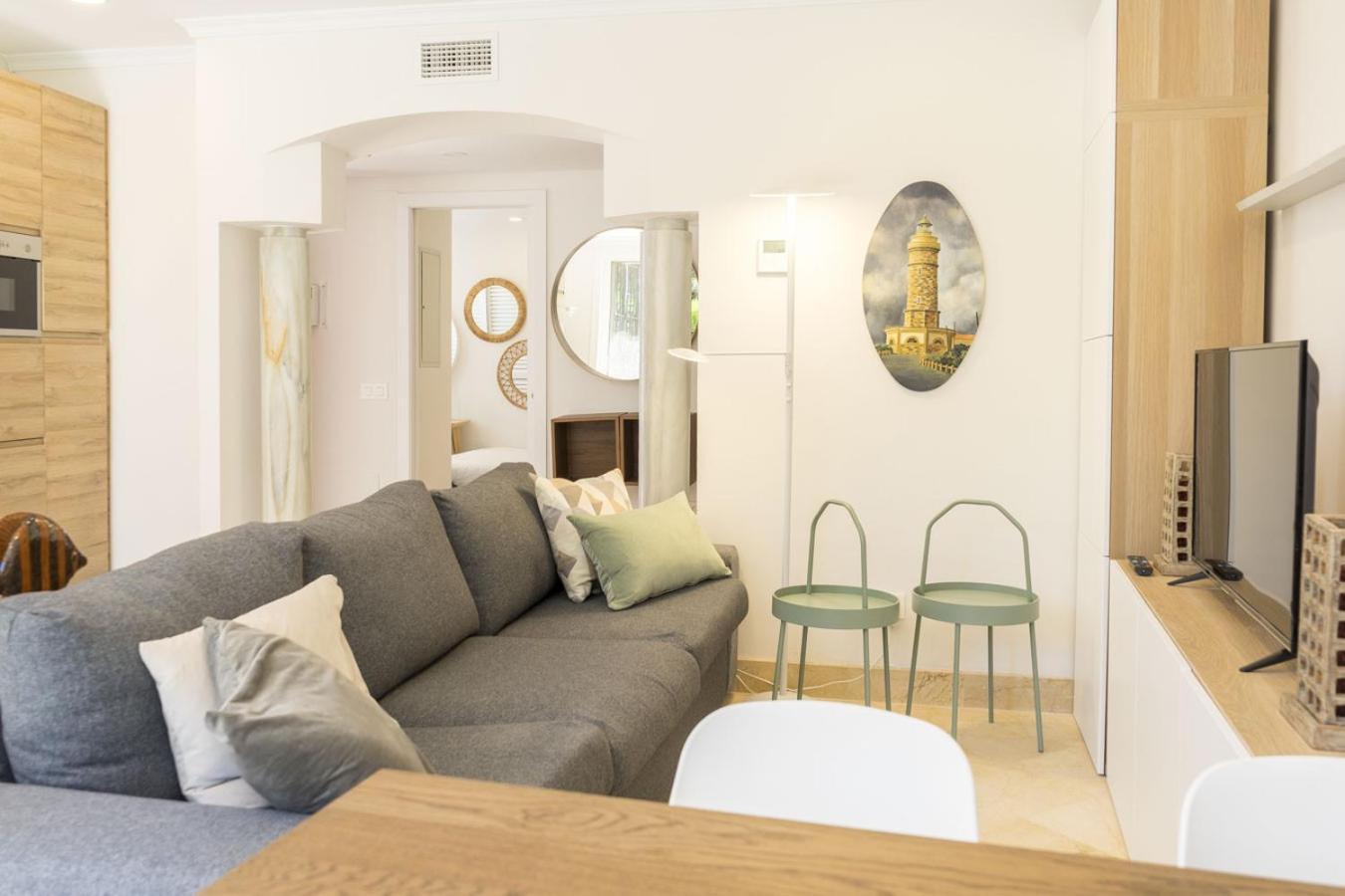 2 Bedrooms In With Pool Sharingco Apartment